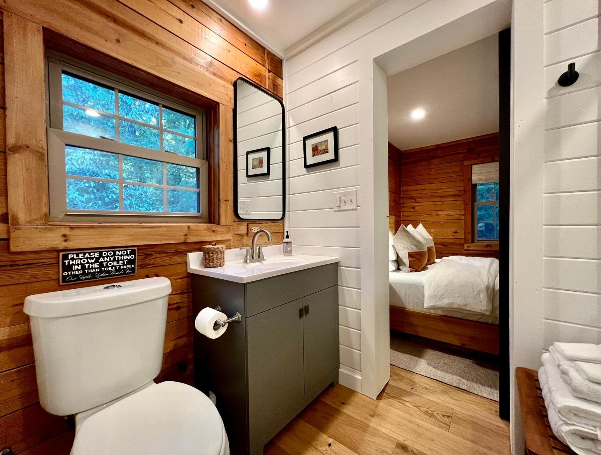 Glass Cabin Eureka Springs Exterior photo